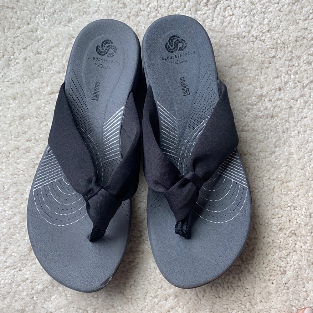 Clarks cloud steppers flip flops